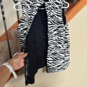 Reversible black puffy vest from Jones New York